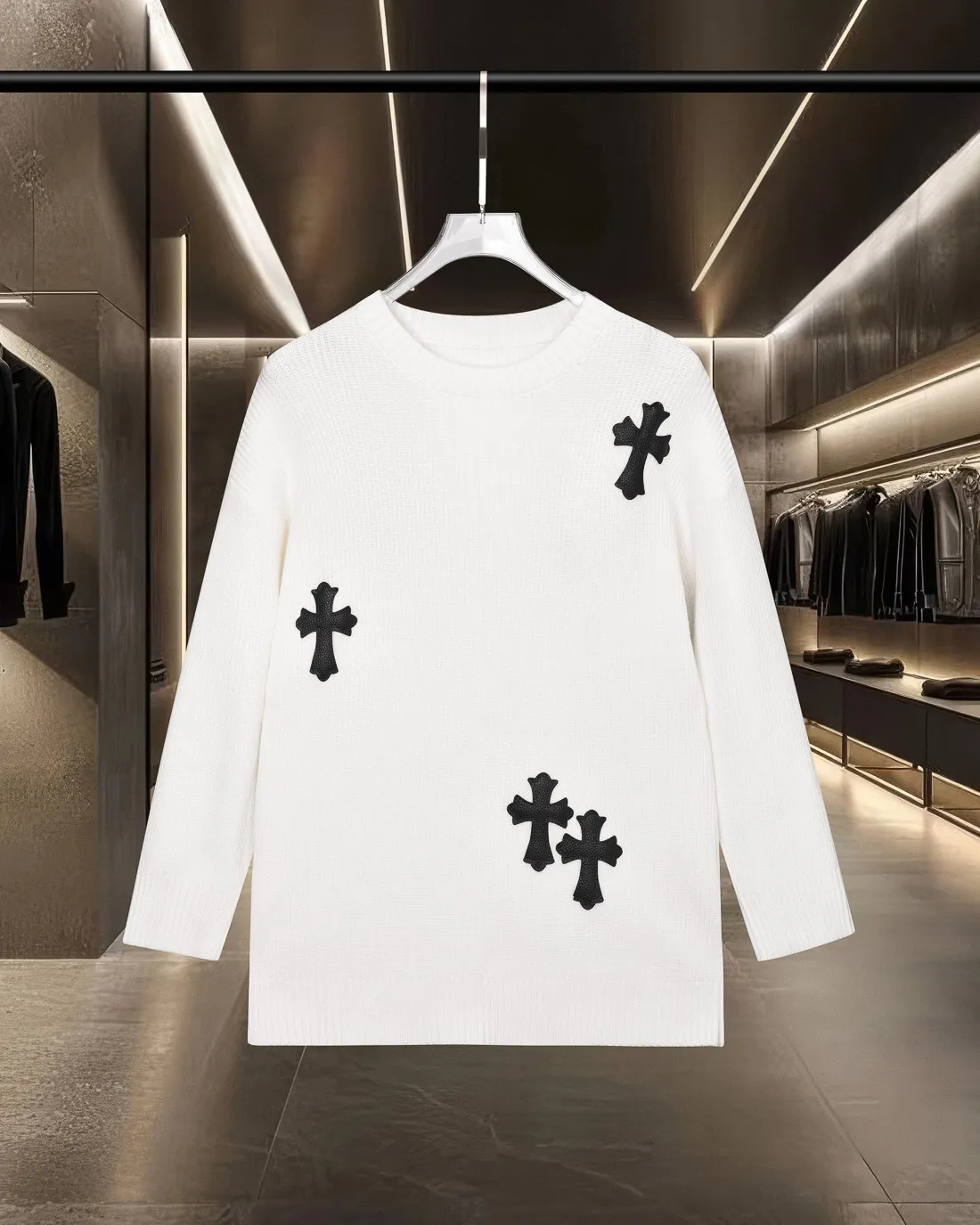 P276 Chrome Hearts/Chrome Hearts 25Fw Classic CH Cross ✝ Logo Badge OS Loose Fit Drop Shoulder Thick Thread Pullover Sweater 2025FW Official Website New Original Fabric Official Same Style Selected Sweater Customization Imported Wool Blended Fabric High-End Version, Counter Customized Fabric Highly breathable and comfortable, exquisitely crafted, with impeccable detail processing, ✅customized logo engraved buttons, complete with three labels. Brand element design concept reflects high quality. It feels delicate and soft! Presenting a casual cut, the upper body shape is great 🐍 Color; black and white Size: M-XXXL
